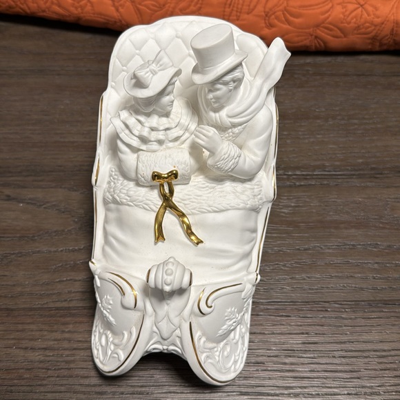 The Lenox White Christmas Music Box - Picture 1 of 12